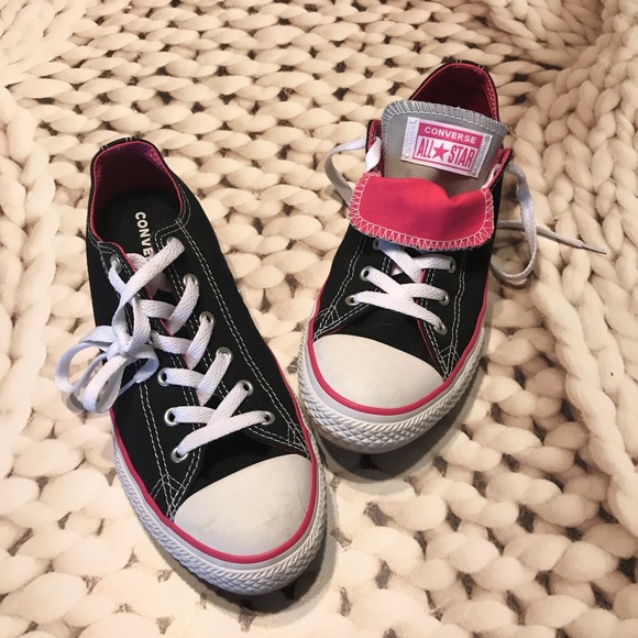 black converse with pink trim